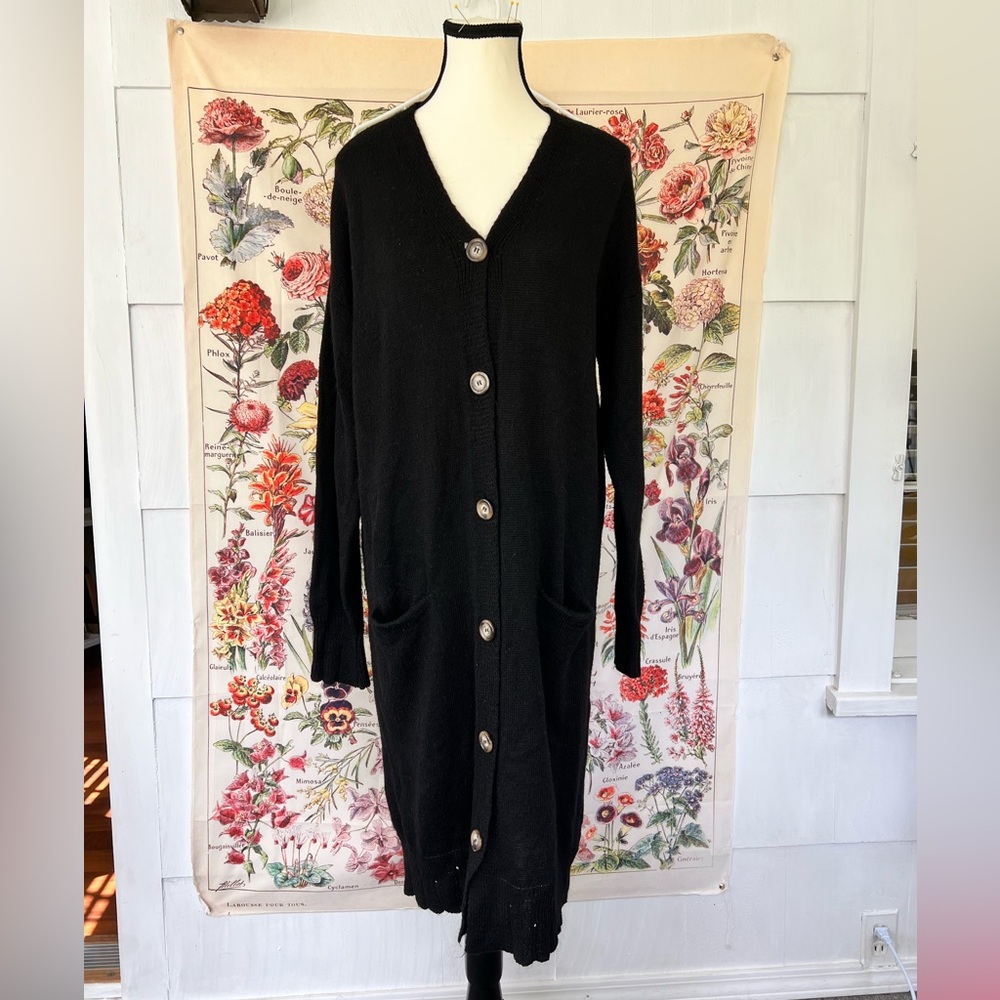 Don’t Ask Why made in Italy long OSFM black button cardigan. Long sleeves